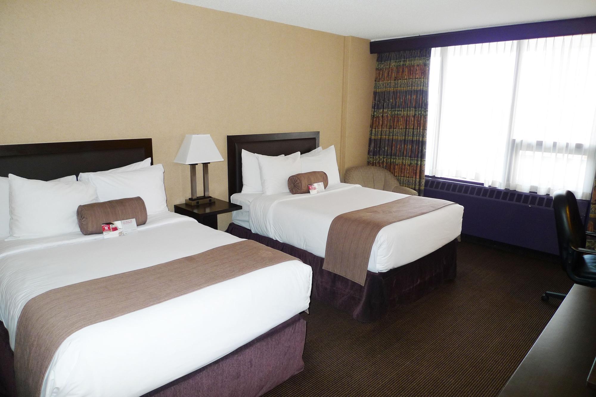 Ramada Plaza By Wyndham Calgary Downtown Hotel Exterior foto